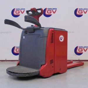 Transpaleta eléctrica con plataforma Linde